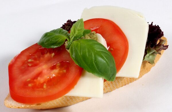 mit Tomate und Mozzarella (VCw)-0