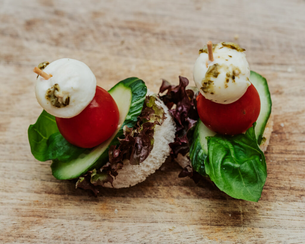 Diplomaten-Happen mit Tomate und Mozzarella - Hefter Partyservice