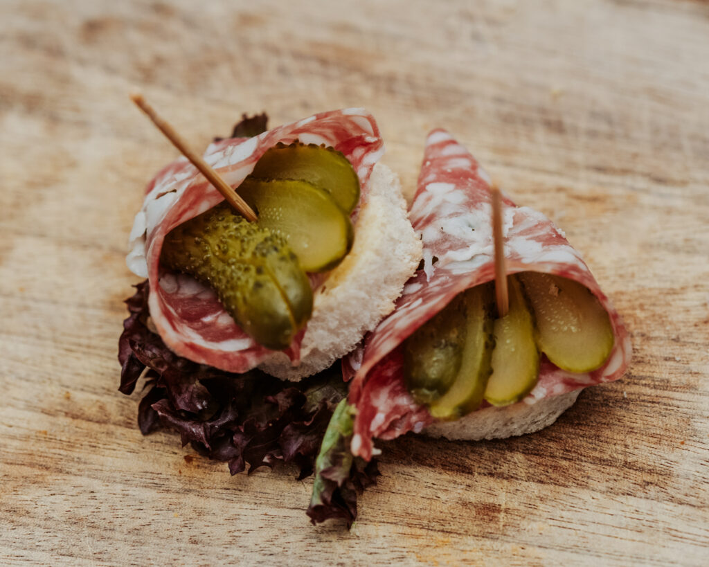 Diplomaten-Happen mit Salami Spianata Romana - Hefter Partyservice Diplomaten-Happen mit Salami Spianata Romana - Hefter Partyservice