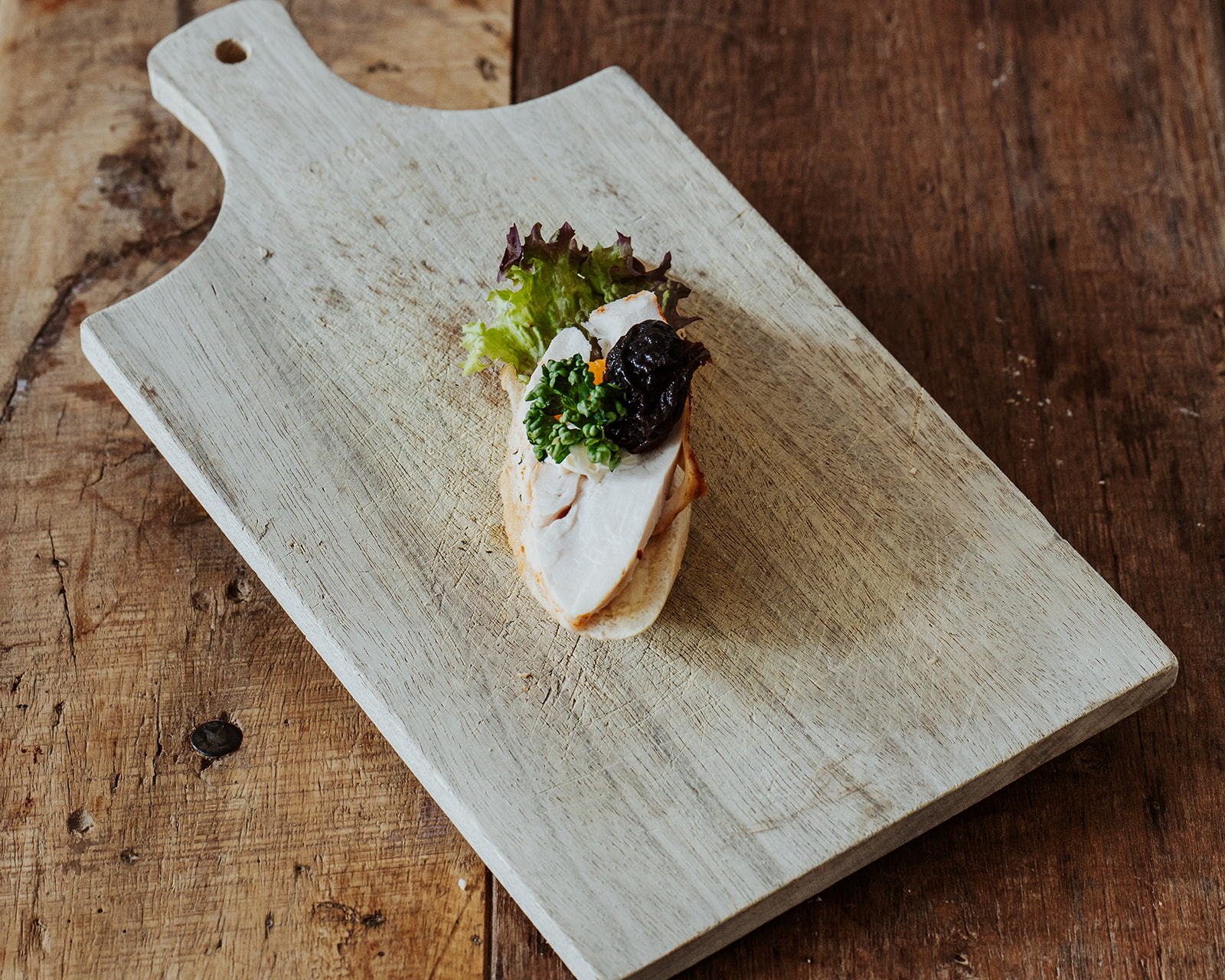 Cocktail-Schnitten mit Scheiben von zarter Poulardenbrust – Bild 3