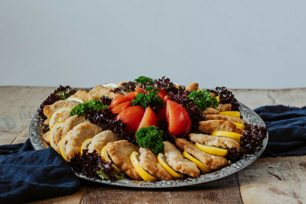 Kleine panierte Schweineschnitzel – Bild 7
